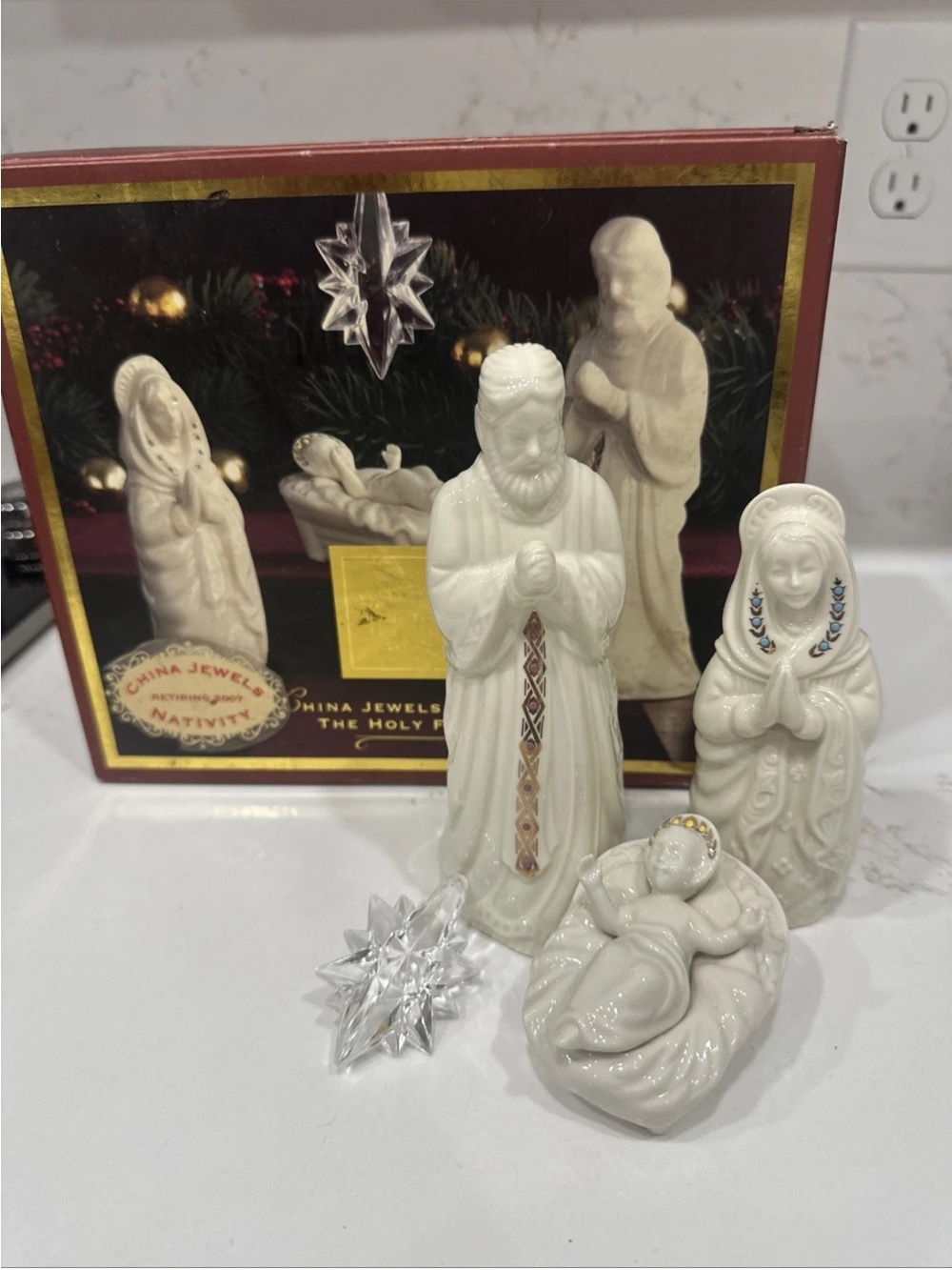 Lenox The Holy Family Manger Scene And Crystal Star Figurines *In Box Nativity